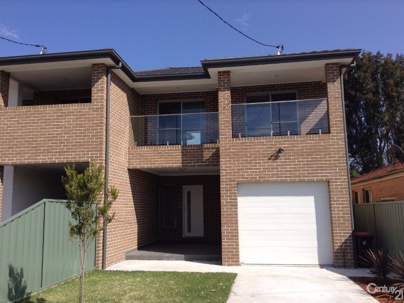 2b Laundess Avenue, Panania NSW 2213