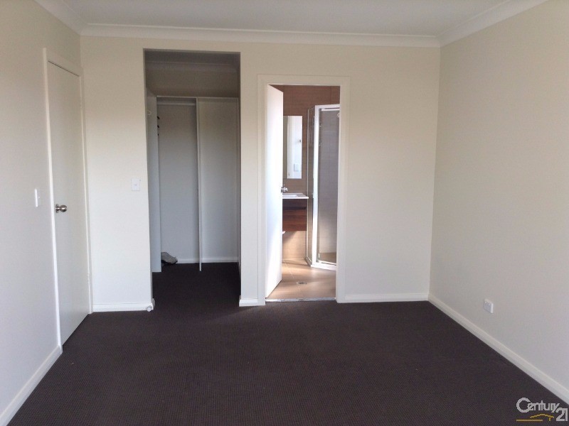 2b Laundess Avenue, Panania NSW 2213