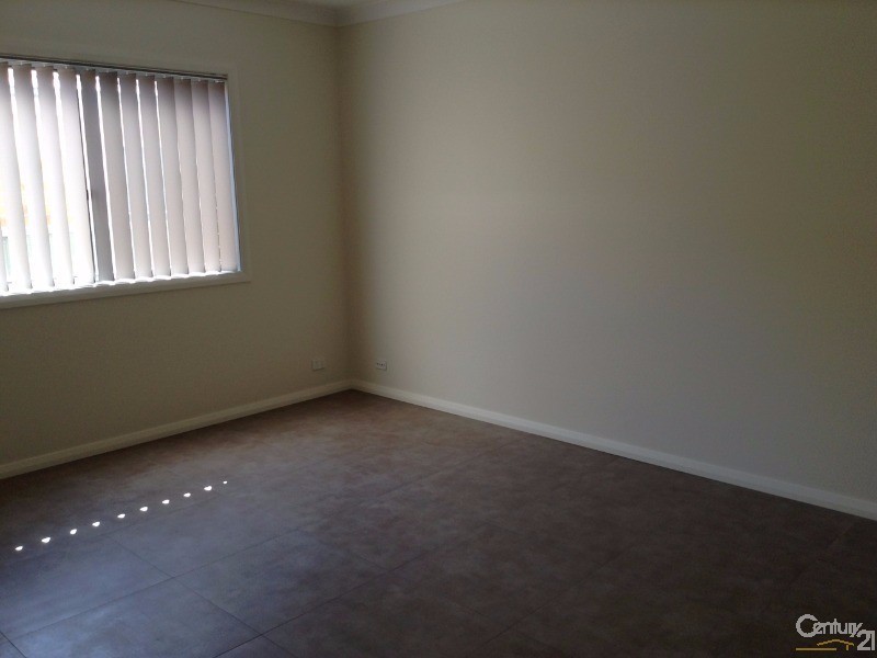 2b Laundess Avenue, Panania NSW 2213