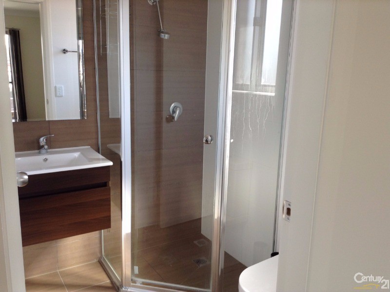 2b Laundess Avenue, Panania NSW 2213