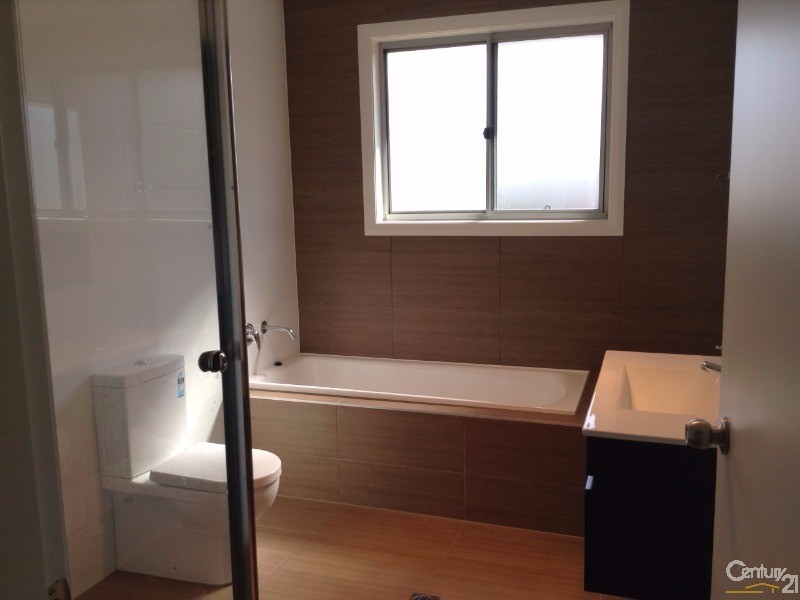 2b Laundess Avenue, Panania NSW 2213