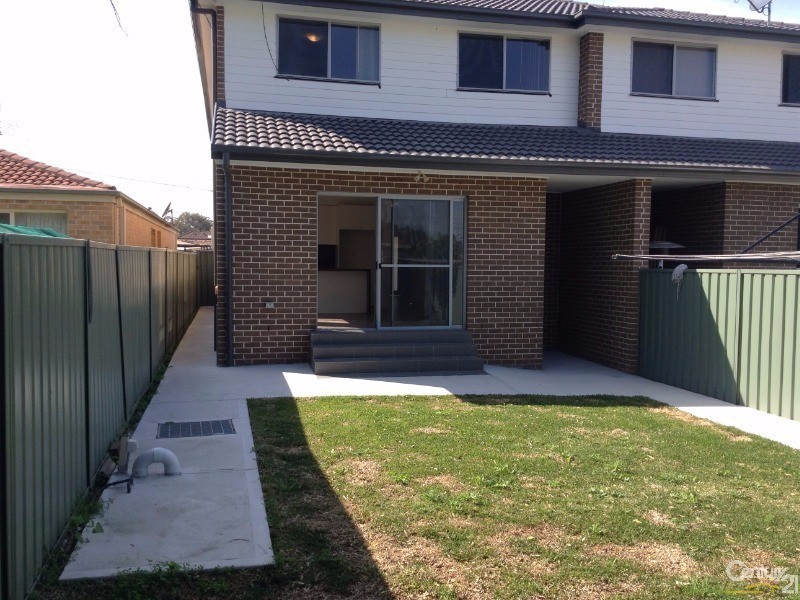 2b Laundess Avenue, Panania NSW 2213