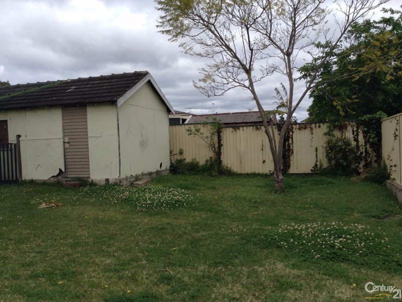 10 Edgar St, Yagoona NSW 2199