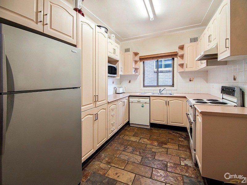 2 Hazelglen Avenue, Panania NSW 2213