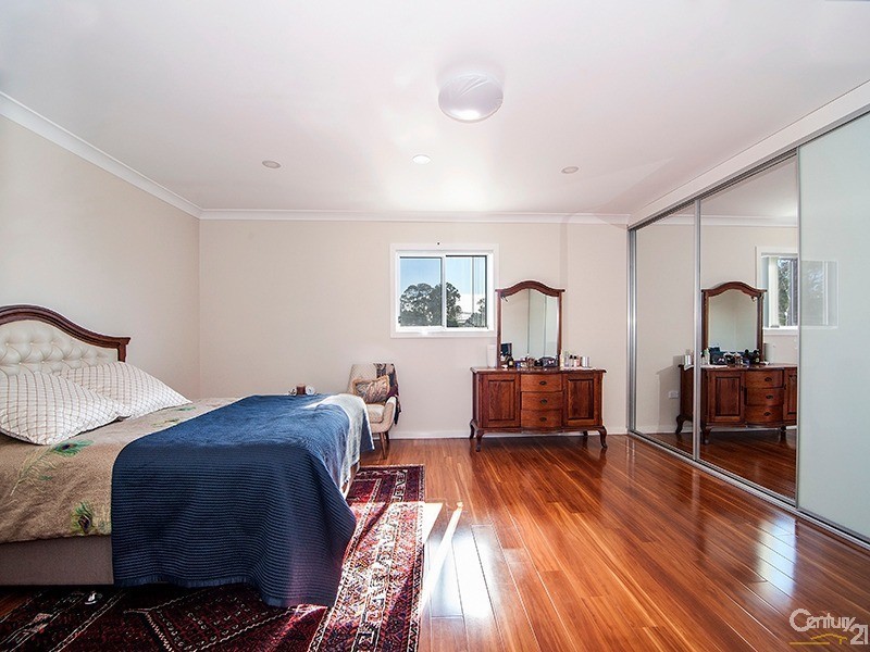 1 Harford Avenue, East Hills NSW 2213