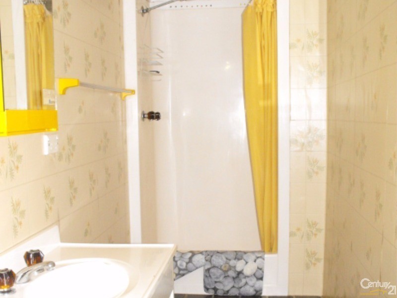 2/8 Olive St, Condell Park NSW 2200