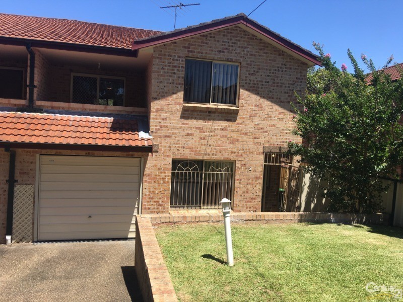 2/6  Lee St, Condell Park NSW 2200
