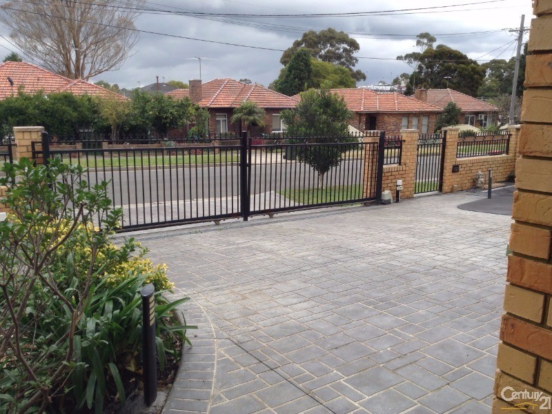 10 Buckley Ave, Revesby NSW 2212