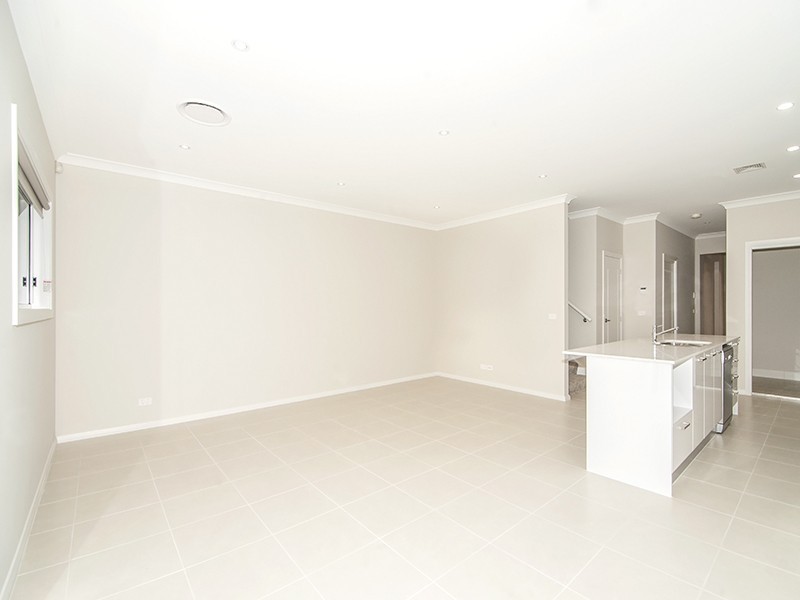 10 Kathleen Parade, Picnic Point NSW 2213