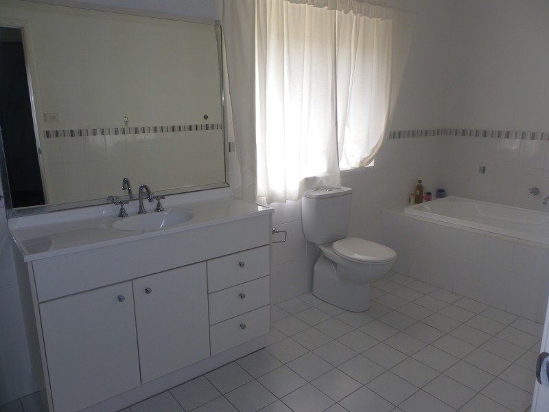 32a Railway Parade, Condell Park NSW 2200