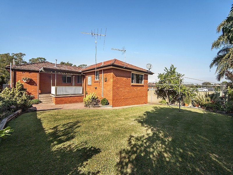 47 Jacaranda Drive, Georges Hall NSW 2198