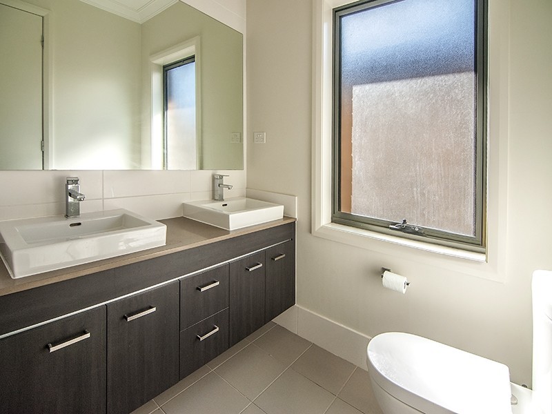 8 Cotter Lane, Moorebank NSW 2170
