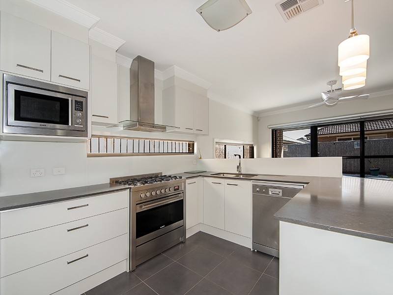 8 Cotter Lane, Moorebank NSW 2170