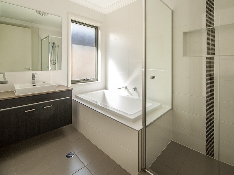 8 Cotter Lane, Moorebank NSW 2170