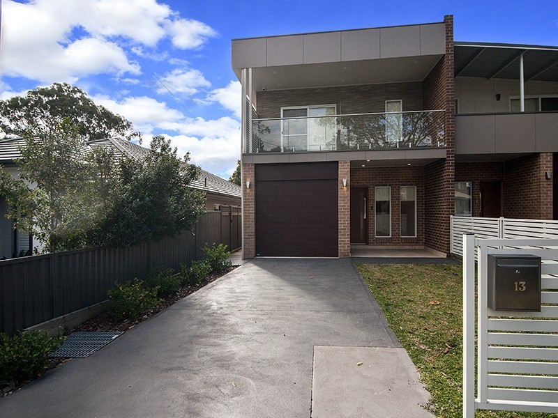 13 Cheatle Street, East Hills NSW 2213