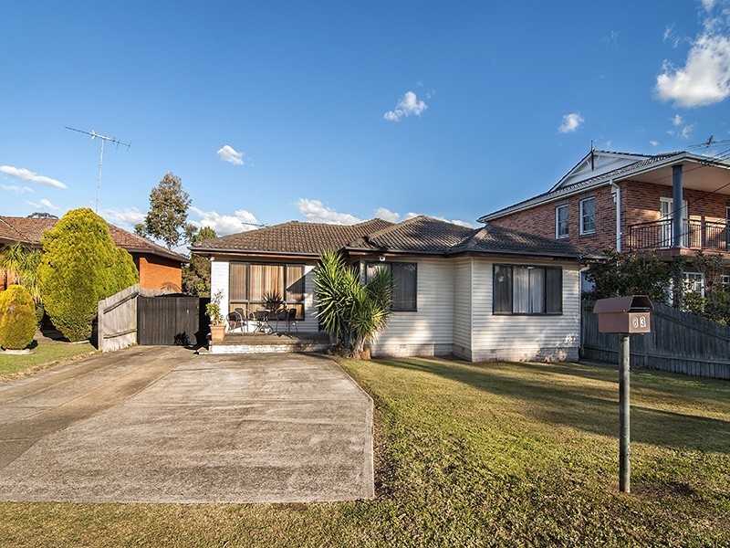 83 Flinders Road, Georges Hall NSW 2198