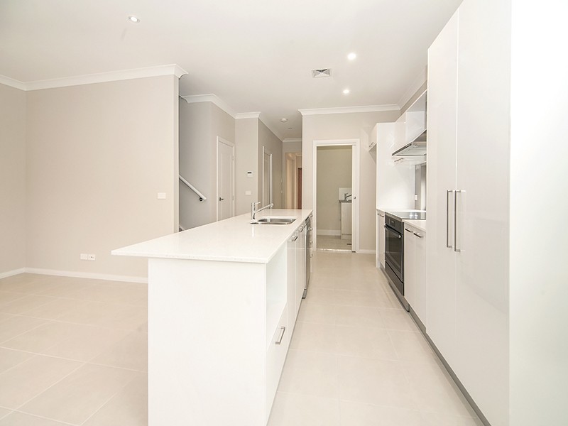 10 Kathleen Parade, Picnic Point NSW 2213