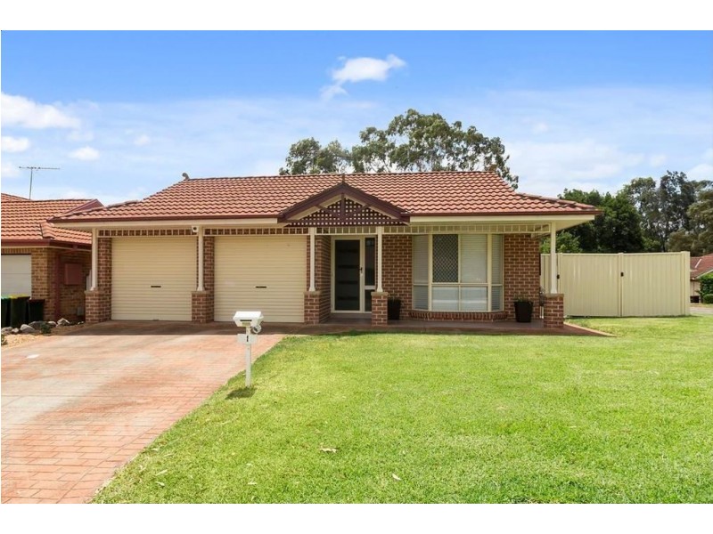 1 Ellesmere Court, Wattle Grove NSW 2173