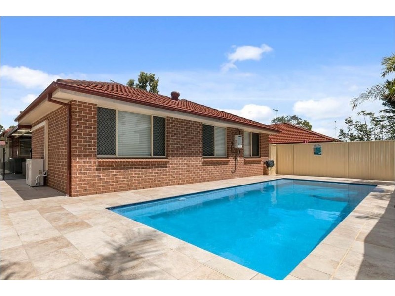 1 Ellesmere Court, Wattle Grove NSW 2173