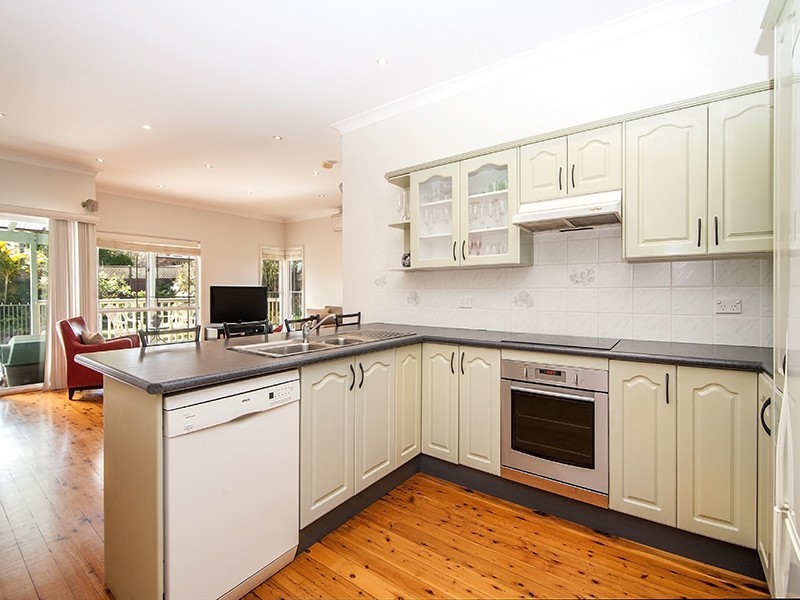 6 Sandakan Road, Revesby Heights NSW 2212