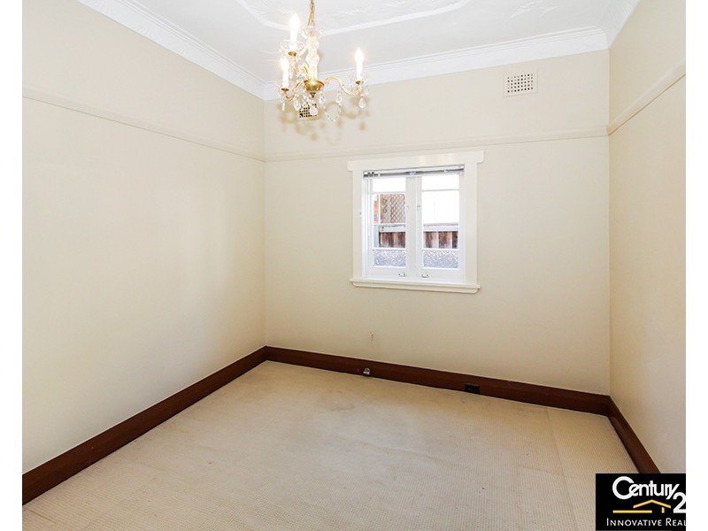 15 Clemton Ave, Earlwood NSW 2206