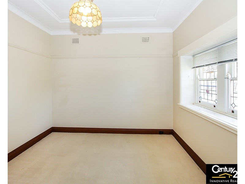 15 Clemton Ave, Earlwood NSW 2206