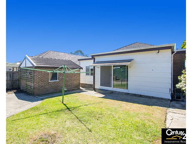 15 Clemton Ave, Earlwood NSW 2206