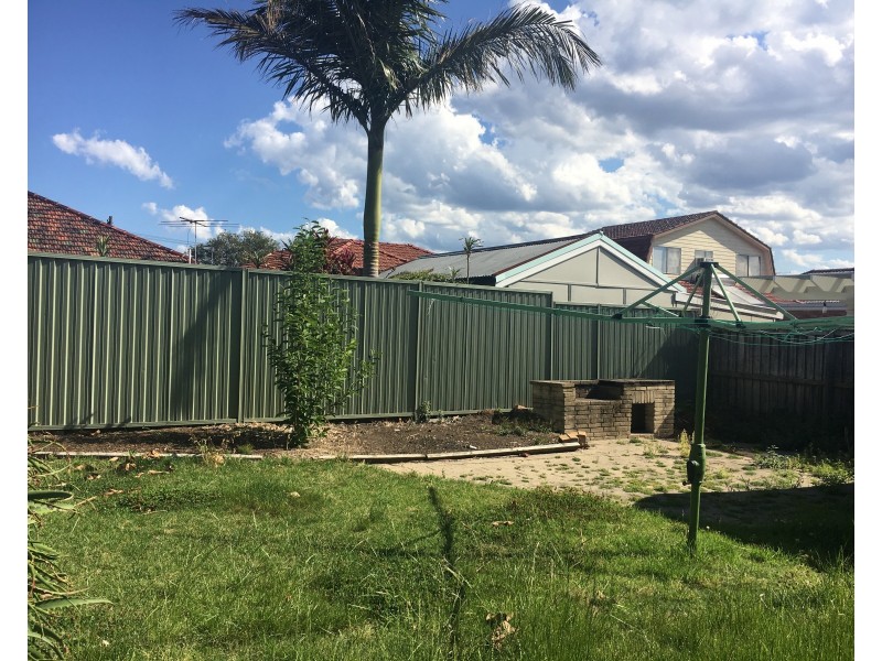 15 Clemton Ave, Earlwood NSW 2206