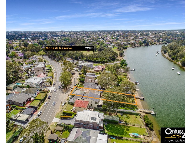 592 Henry Lawson Drive, East Hills NSW 2213