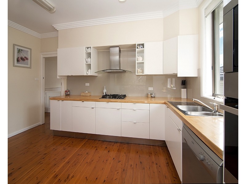 592 Henry Lawson Drive, East Hills NSW 2213