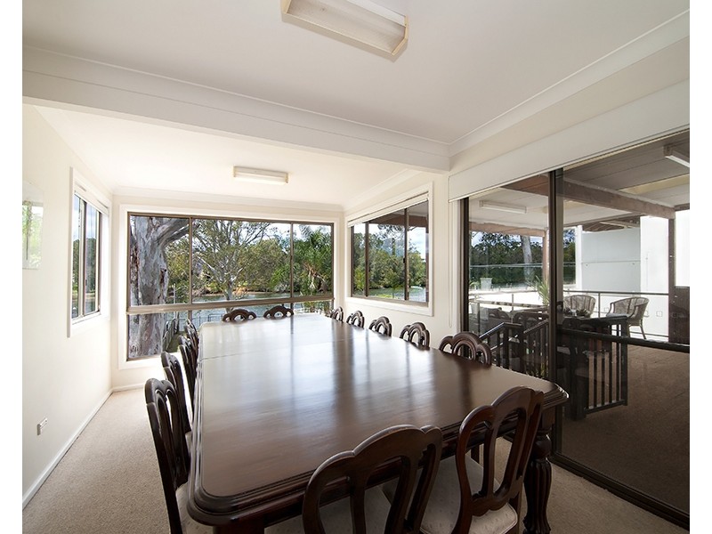 592 Henry Lawson Drive, East Hills NSW 2213