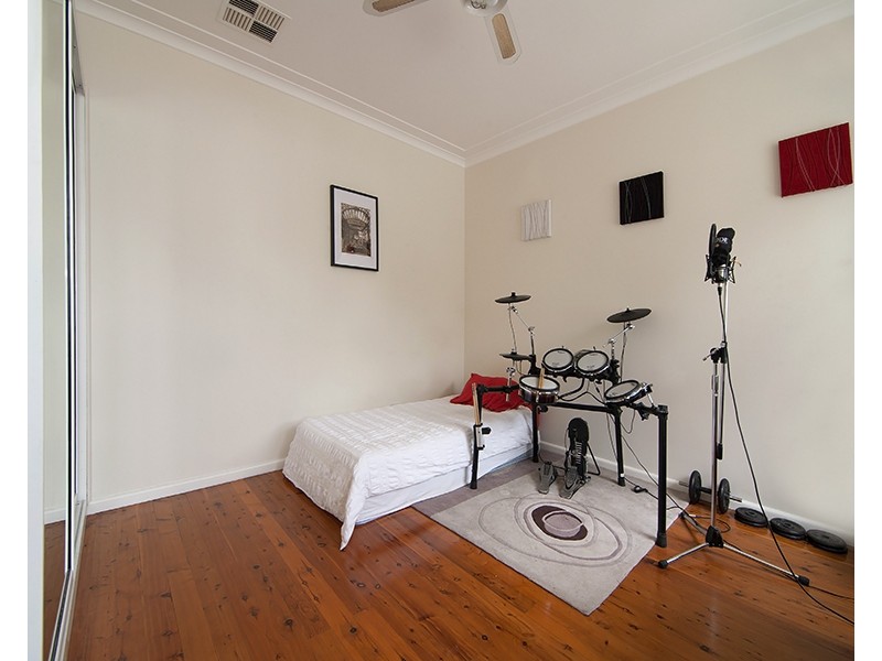 592 Henry Lawson Drive, East Hills NSW 2213