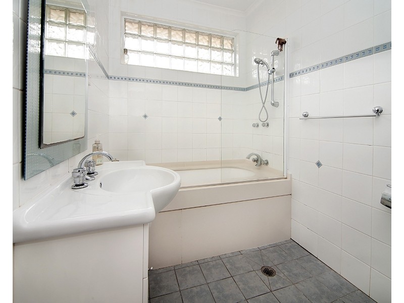 592 Henry Lawson Drive, East Hills NSW 2213