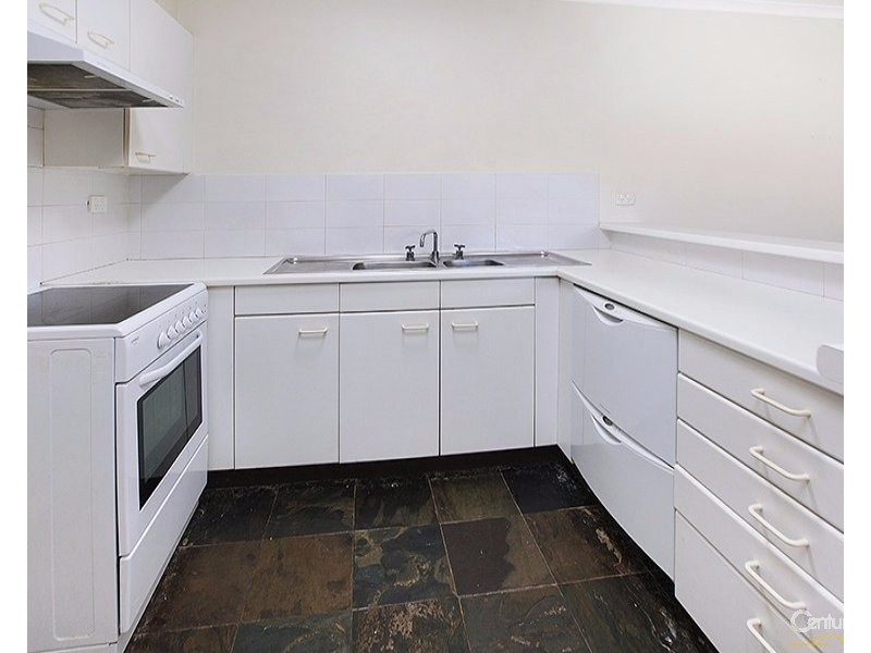 2/94-100 Flora Street, Sutherland NSW 2232