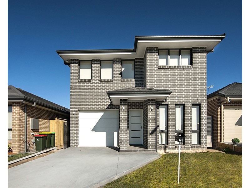 25 Vogue Avenue, Moorebank NSW 2170