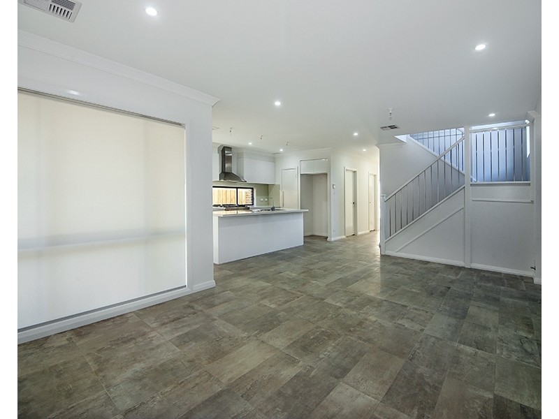 25 Vogue Avenue, Moorebank NSW 2170