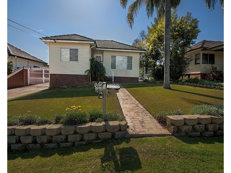 6 Sandakan Road, Revesby Heights NSW 2212