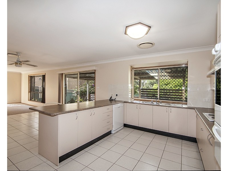 751a Henry Lawson Drive, Picnic Point NSW 2213
