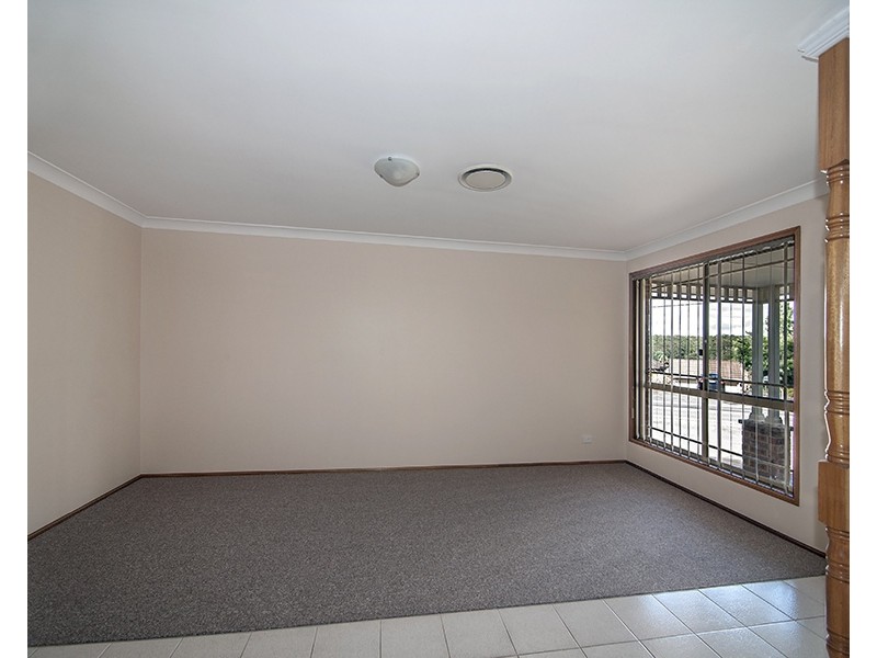 751a Henry Lawson Drive, Picnic Point NSW 2213