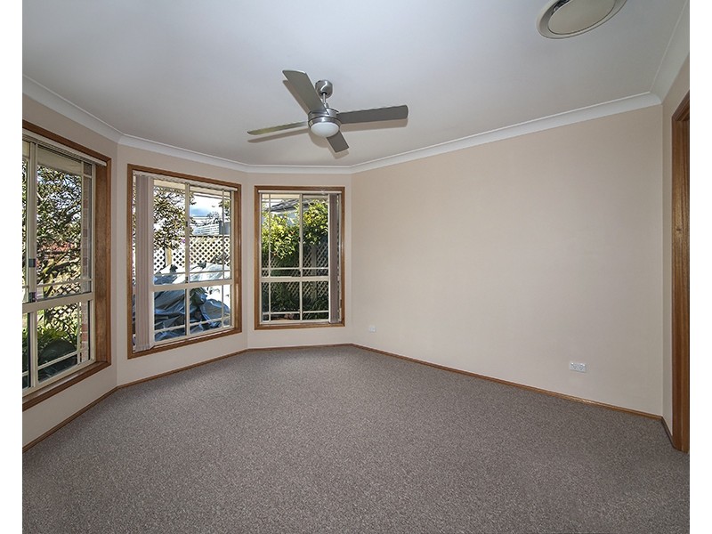 751a Henry Lawson Drive, Picnic Point NSW 2213