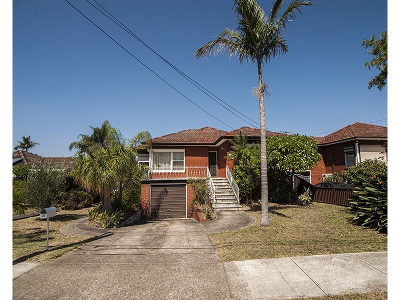 99 Flinders Road, Georges Hall NSW 2198