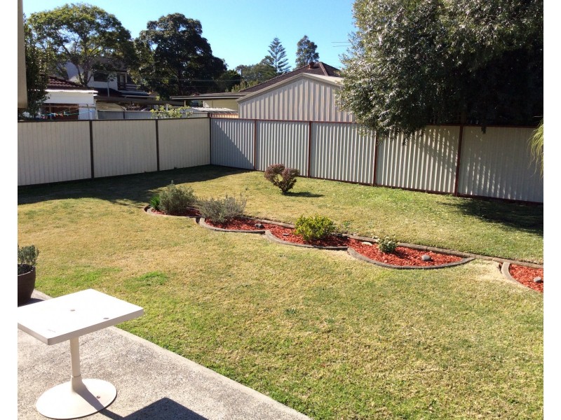 25 Larien Crescent, Birrong NSW 2143