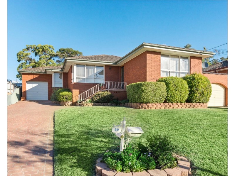 39 Oak Drive, Georges Hall NSW 2198