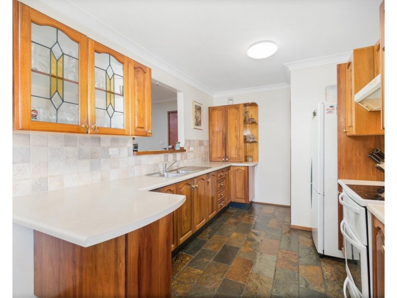 39 Oak Drive, Georges Hall NSW 2198