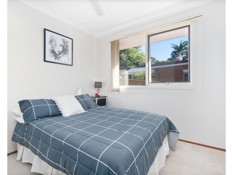 39 Oak Drive, Georges Hall NSW 2198