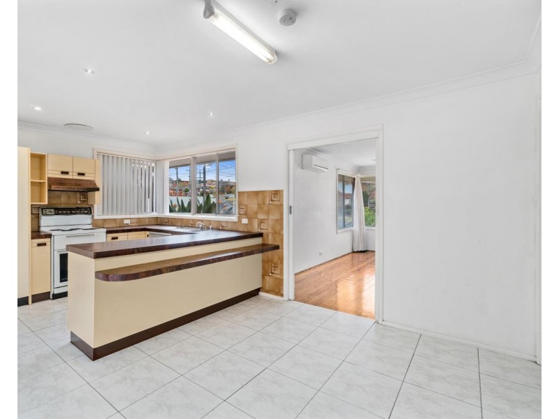 20 Caroline Crescent, Georges Hall NSW 2198