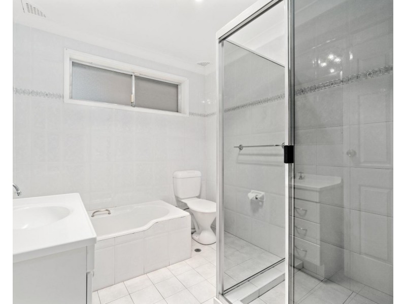 20 Caroline Crescent, Georges Hall NSW 2198