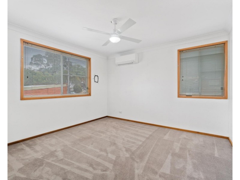 20 Caroline Crescent, Georges Hall NSW 2198