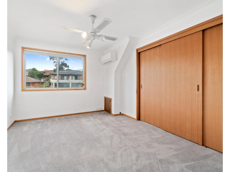 20 Caroline Crescent, Georges Hall NSW 2198