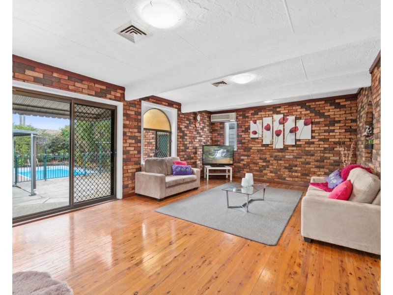 6 Ashcroft Street, Georges Hall NSW 2198